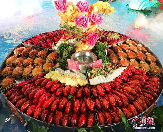 小龍蝦橫行德國柏林 政府鼓勵(lì)吃貨們大快朵頤！